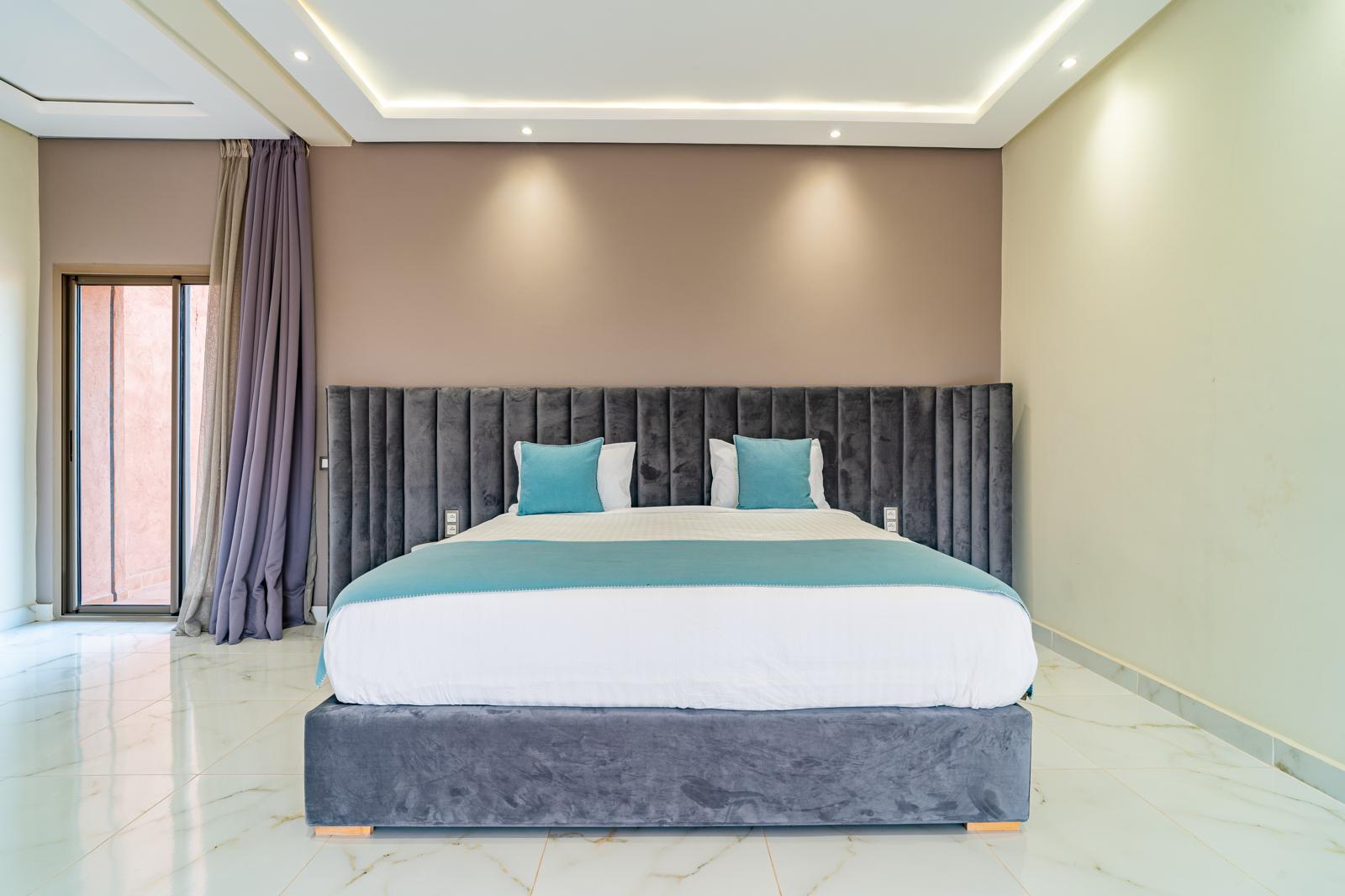 Villa Izia Marrakech – villa de luxe 6 chambres, piscine chauffée & grand jardin - Photo 10