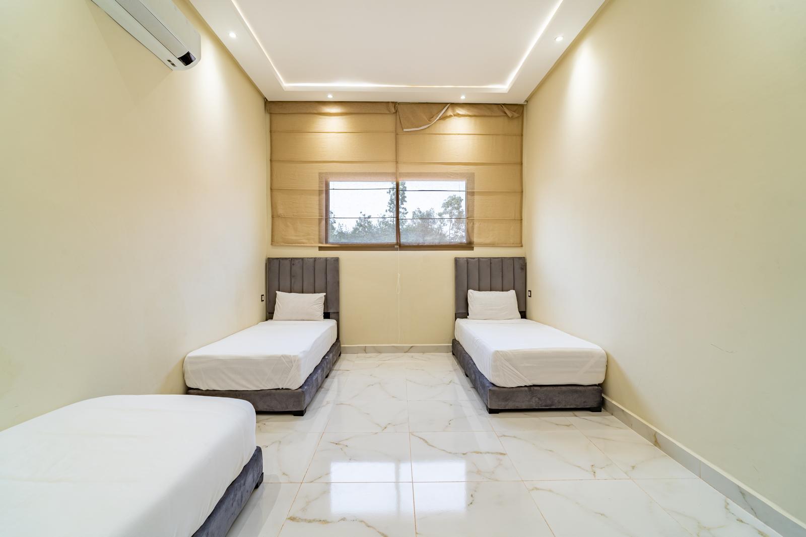 Villa Izia Marrakech – villa de luxe 6 chambres, piscine chauffée & grand jardin - Photo 12