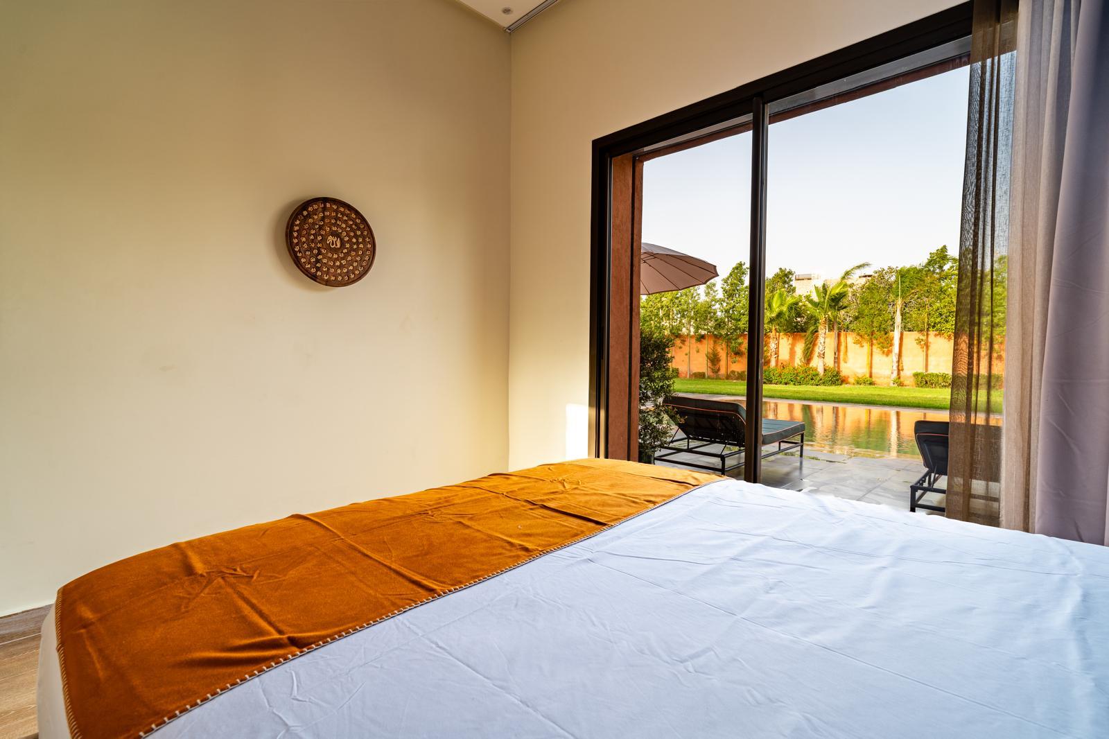 Villa Izia Marrakech – villa de luxe 6 chambres, piscine chauffée & grand jardin - Photo 26