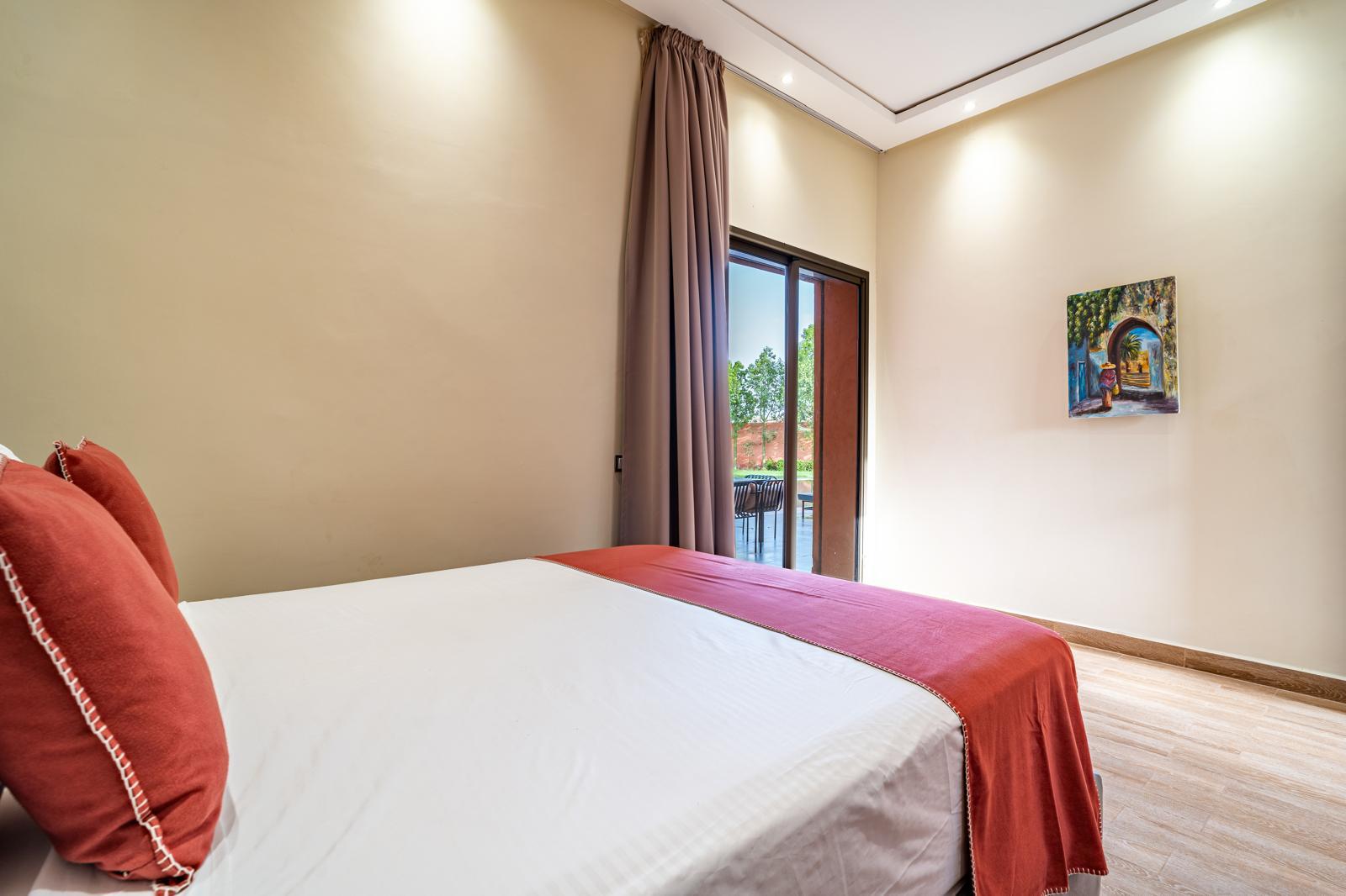 Villa Izia Marrakech – villa de luxe 6 chambres, piscine chauffée & grand jardin - Photo 27