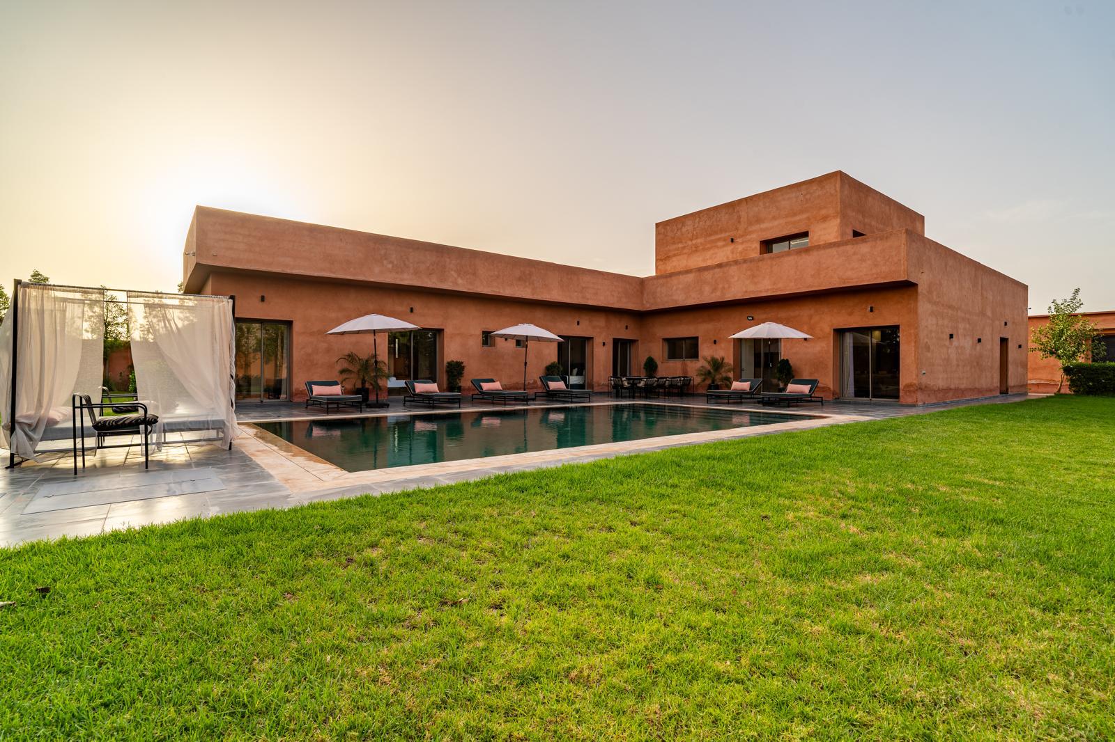 Villa Izia Marrakech – villa de luxe 6 chambres, piscine chauffée & grand jardin - Photo 4