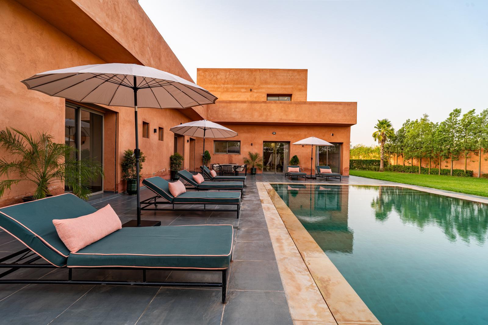 Villa Izia Marrakech – villa de luxe 6 chambres, piscine chauffée & grand jardin - Photo 8